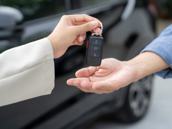 How to Rent a Minivan in Morocco for Large Families